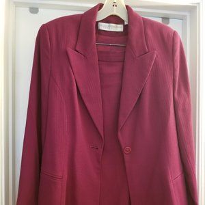 Vintage Valerie Stevens 100% Pure Wool Womens Skirt Suit Size US 12P. Fuschia.